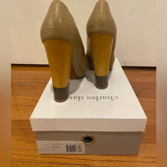 Charles David pumps with open toe - beige leather with wooden heel size 9 - Picture 2 of 4